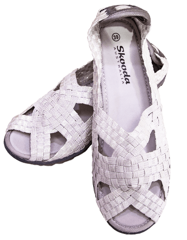 Skooda women's pearl white water sandal
